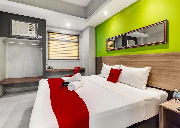 Hotel Reddoorz @ Jones Avenue 3*