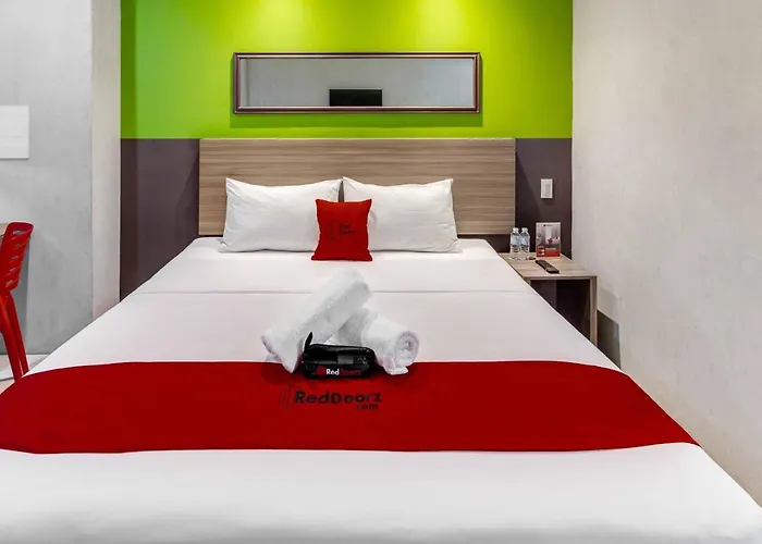 Reddoorz @ Jones Avenue 3*